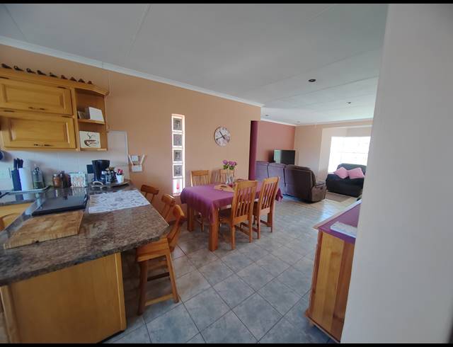 3 BEDROOM FREESTANDING FOR SALE IN SUNAIR PARK